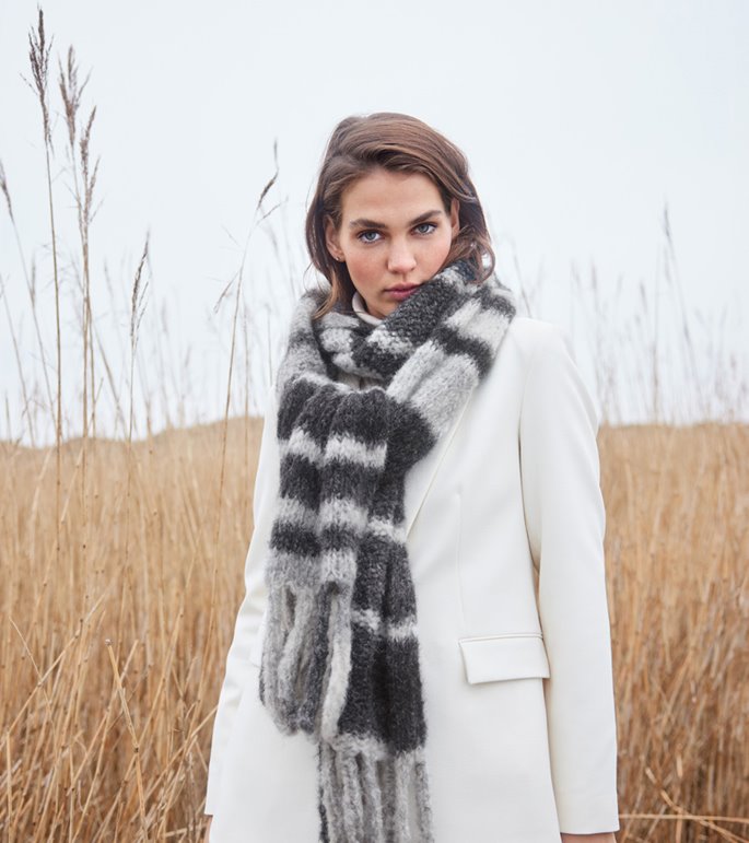 Lana Grossa ÉCHARPE AVEC DES FRANGES Gigante